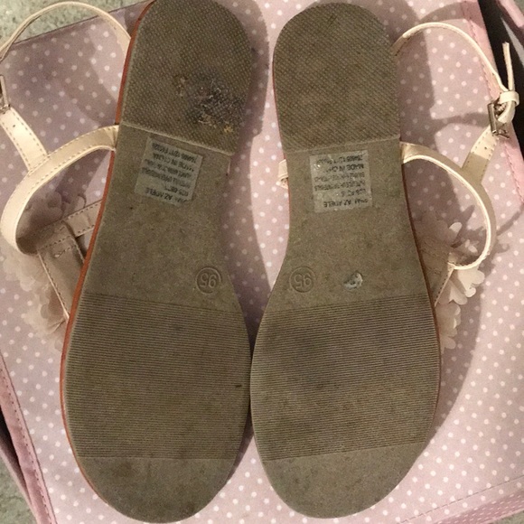 Flower Sandals - Picture 5 of 5